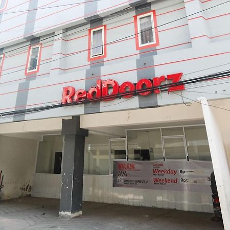 Reddoorz At Jalan Somba Opu Losari マカッサル エクステリア 写真