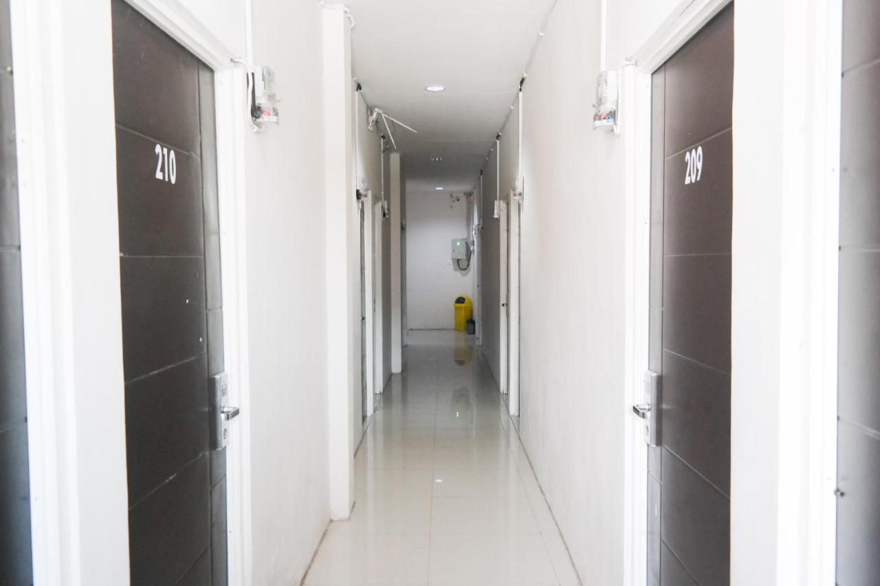 Reddoorz At Jalan Somba Opu Losari マカッサル エクステリア 写真